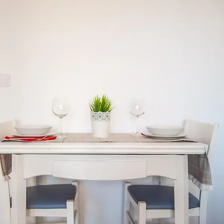 Cubo's Iris アパート ベナルマデナ